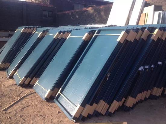 活動(dòng)房防盜門(mén)